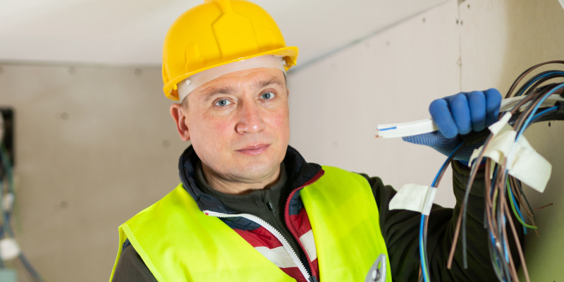 Licensed Electrician in Lakeland, Florida